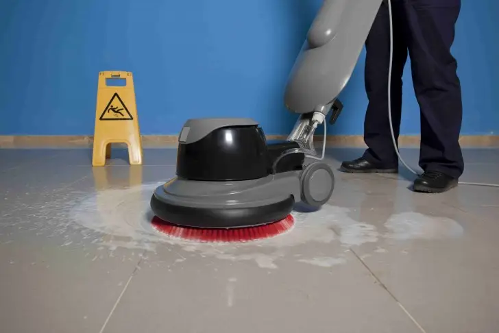 Matériel de nettoyage pour sols à Marrakech : efficacité garantie lavage monobrosse